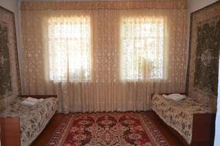 Гостевой дом Guest House Mira Кочкор Двухместный номер с 2 двуспальными кроватями-8